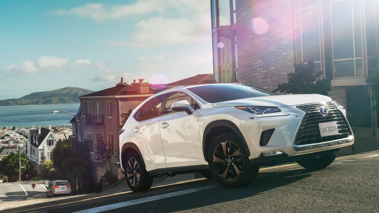 レクサスNXトップ